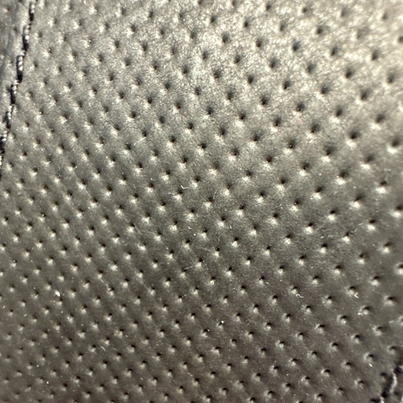 Vince Black Cross-Strap Sandals - Picture 9 of 9